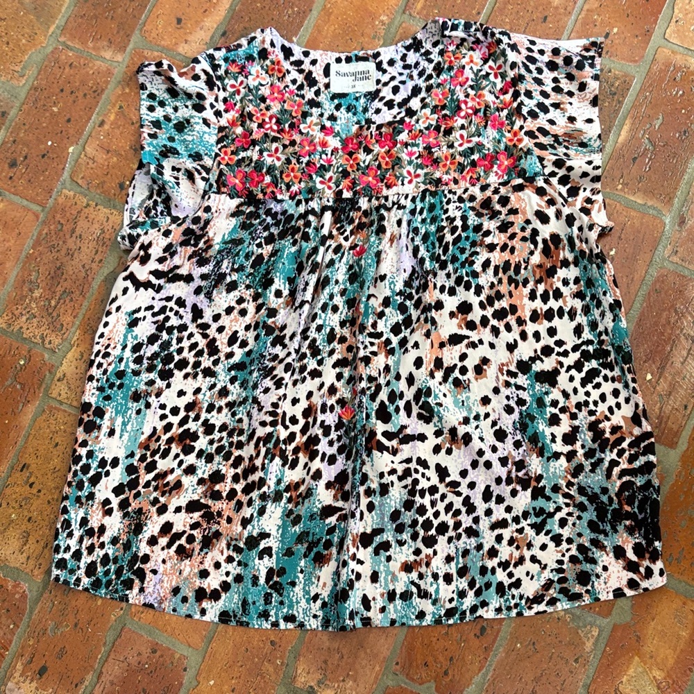 Savanna Janes animal print and embroidered yoke top size 3X - Picture 3 of 11